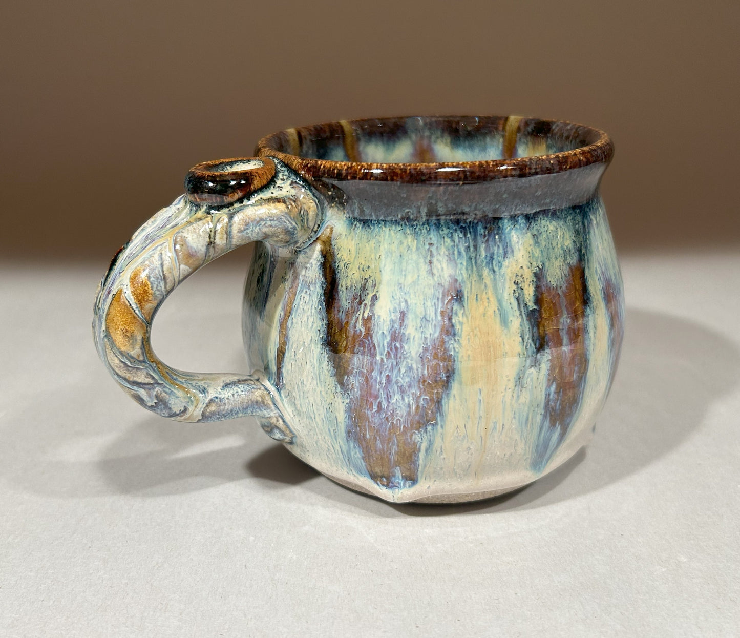 Round coffee mug