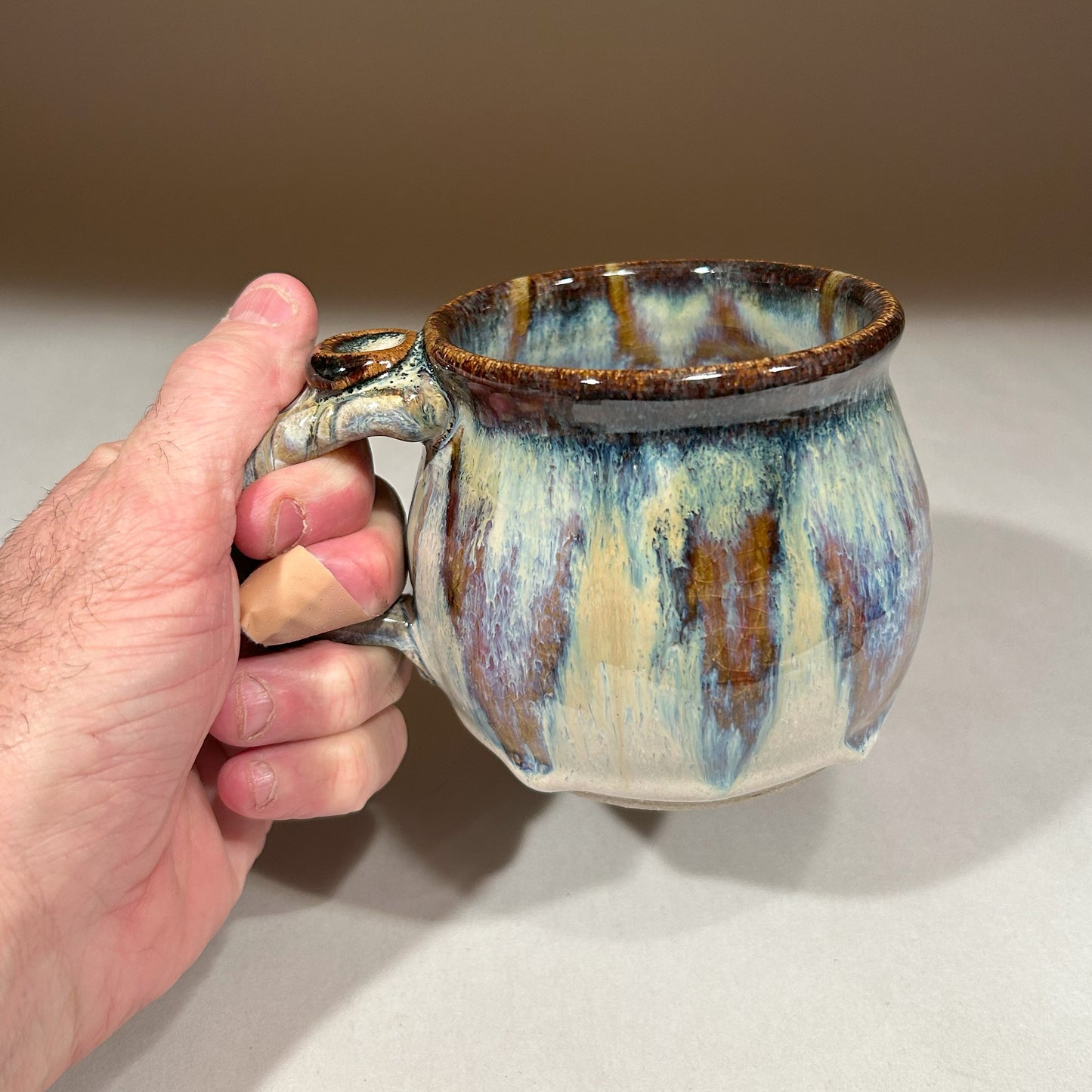Round coffee mug