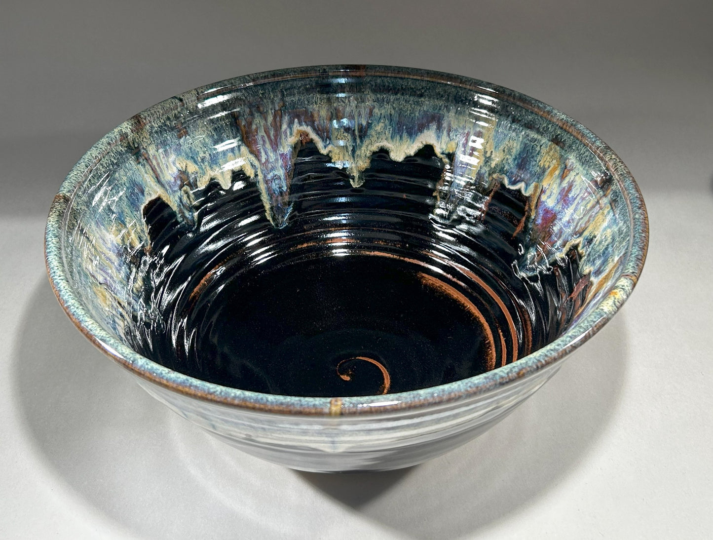 Large Handmade Pottery Mixing Bowl – Rustic Ceramic Kitchenware for Baking, Mixing & Serving