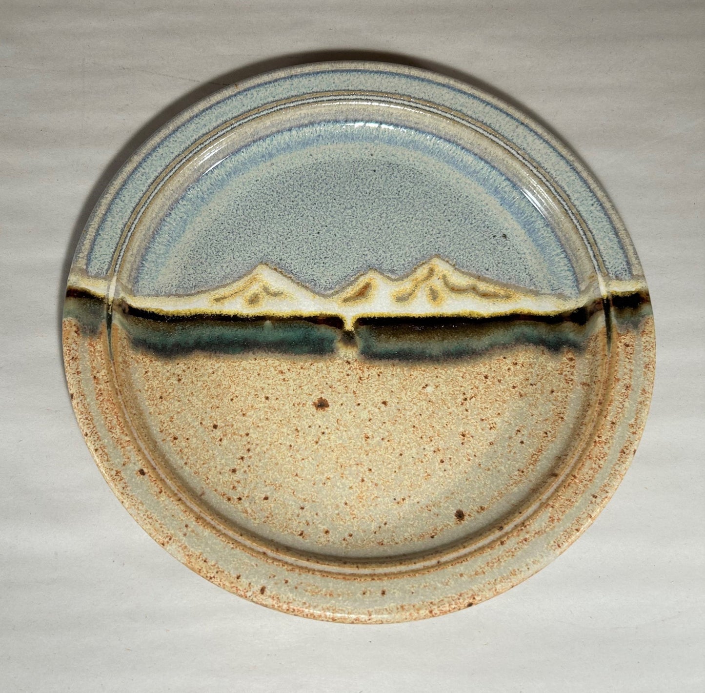 Sandwich plate with Snowy Mountain glaze