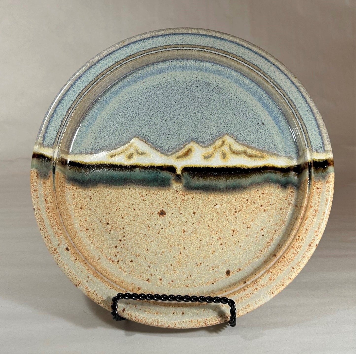 Sandwich plate with Snowy Mountain glaze