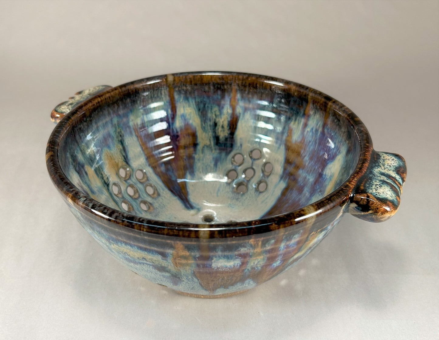 Pottery berry bowl
