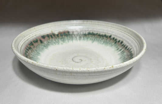 Handmade Pottery Serving Bowl – Elegant and Uniqu
