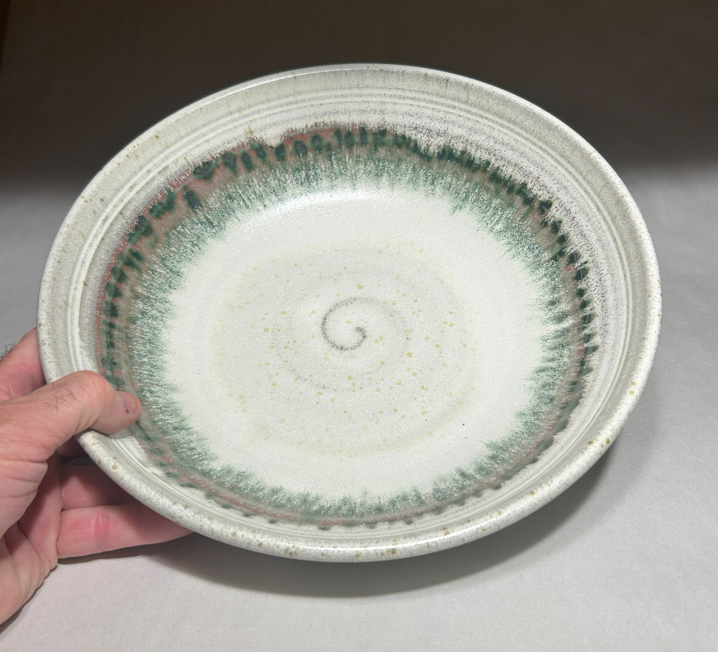 Handmade Pottery Serving Bowl – Elegant and Uniqu