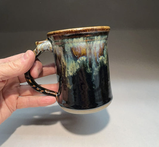 Handmade Pottery Mug with Temoku Black Glaze – Elegant, Durable, Artisan Crafted